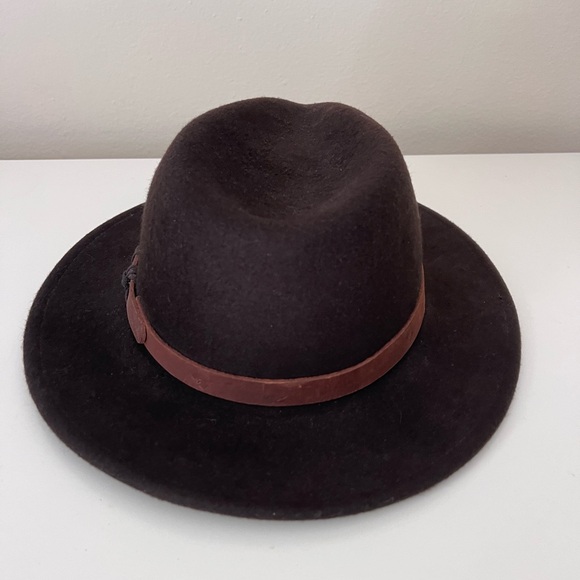 Hats in the Belfry size Large - Picture 5 of 13